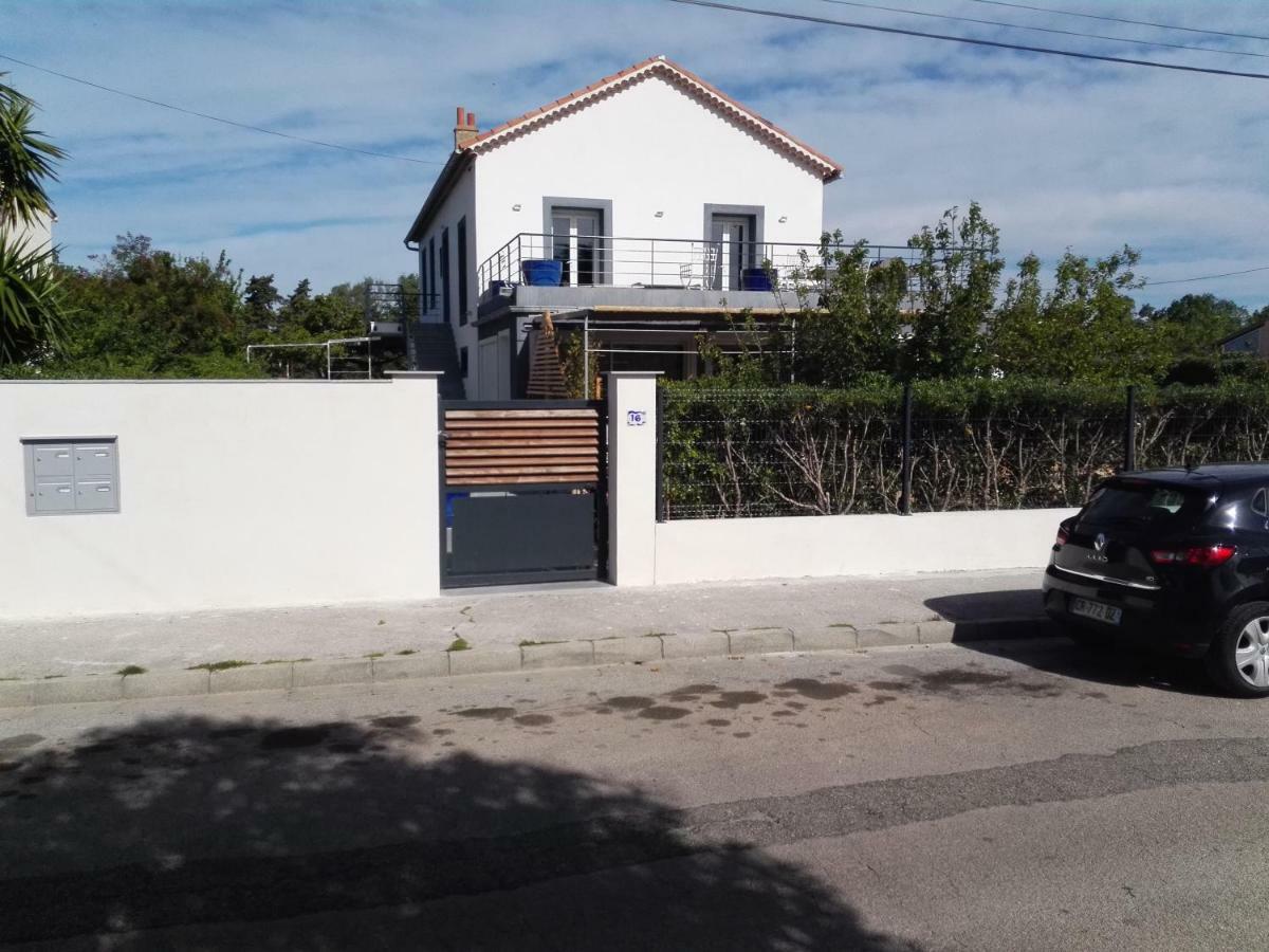 Aux 3 Domaines T2 Avec Terrasse Daire Hyères Dış mekan fotoğraf